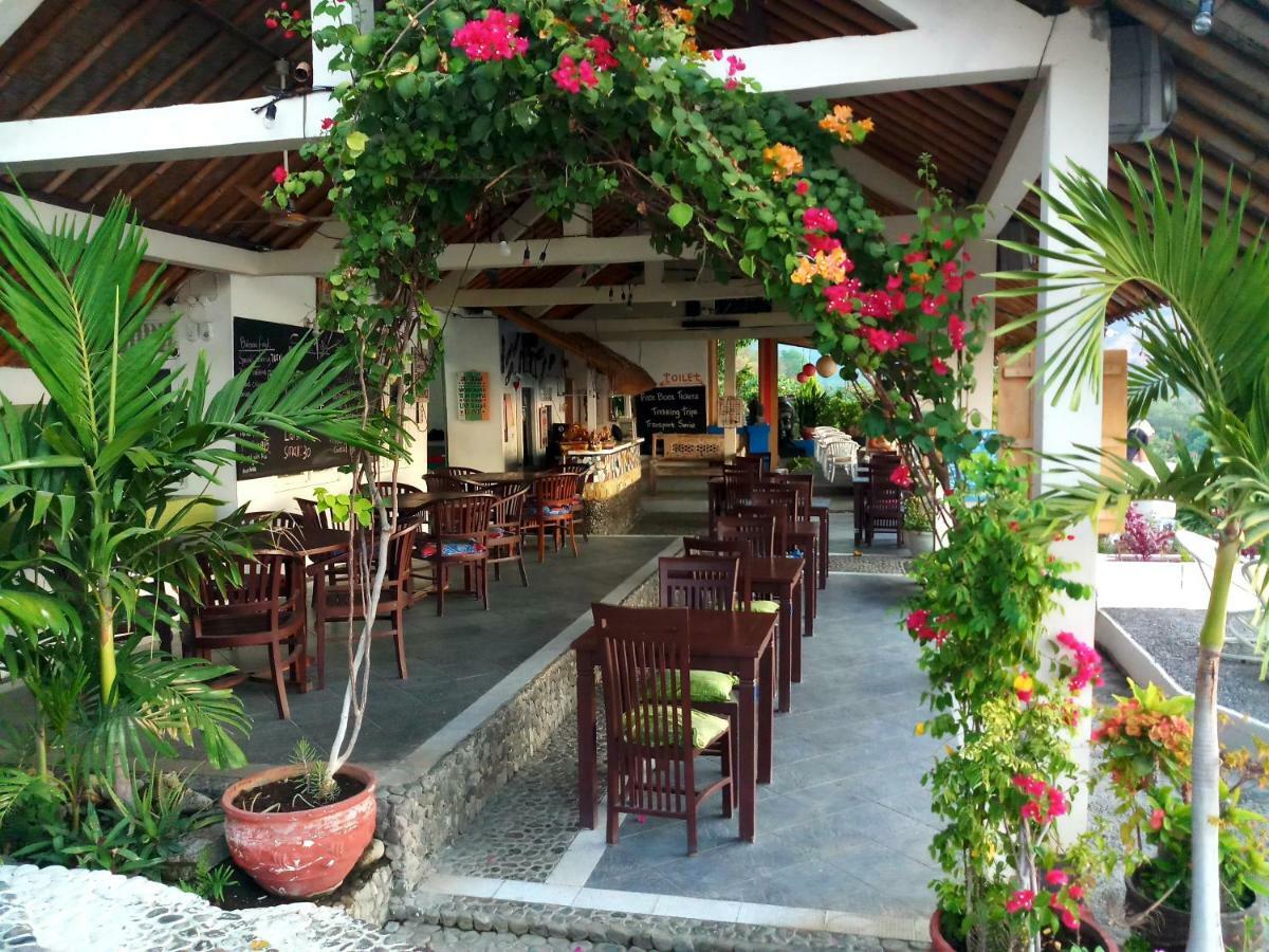 Waenis Sunset View Hotel And Restaurant, Amed, Bali Exteriér fotografie
